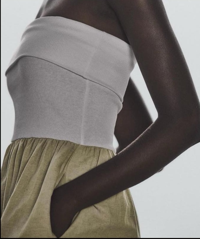 “Breezy Strapless Contrast Dress”